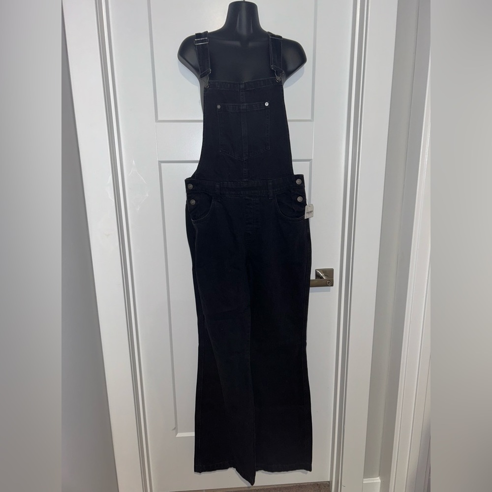 **NWT** We The Free - Black Denim Overalls Size 31